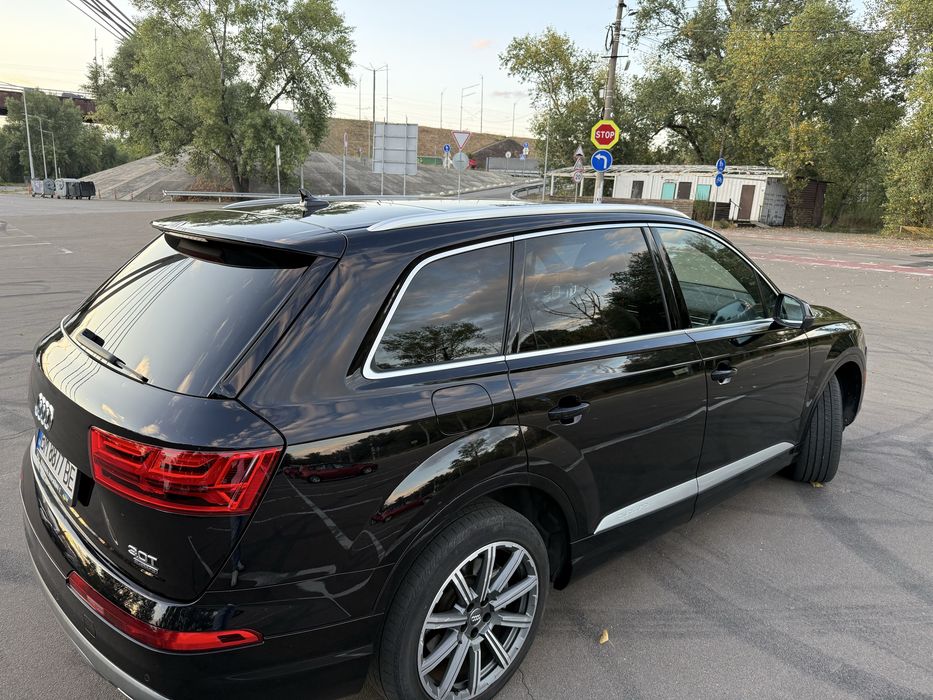 Ауді Q7 premium+, 2018 року
