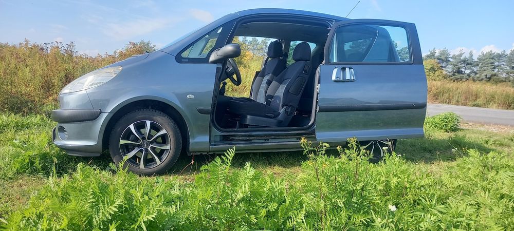 Super oszczędne Auto 178 tys. Oryginalny przebieg