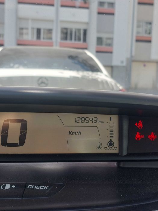 Citroën C4 — fotografia 4