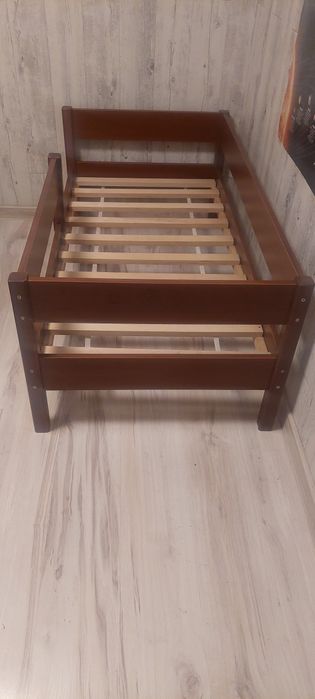 Łóżko dziecięce z materacem