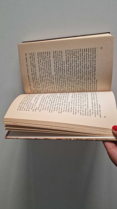 Livro Sábado à Noite e Domingo de Manhã, de Alam Silitoe