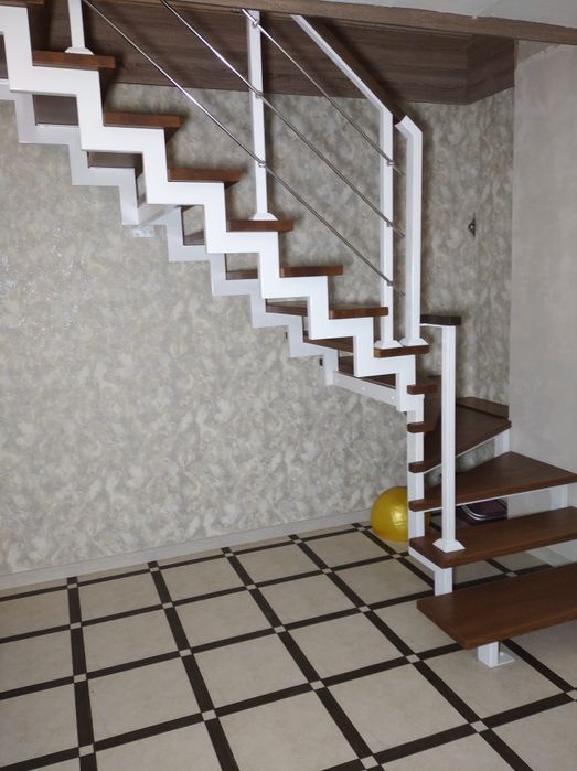 Сходи металокаркаси перила нержавейка ковані метал стекло дерево