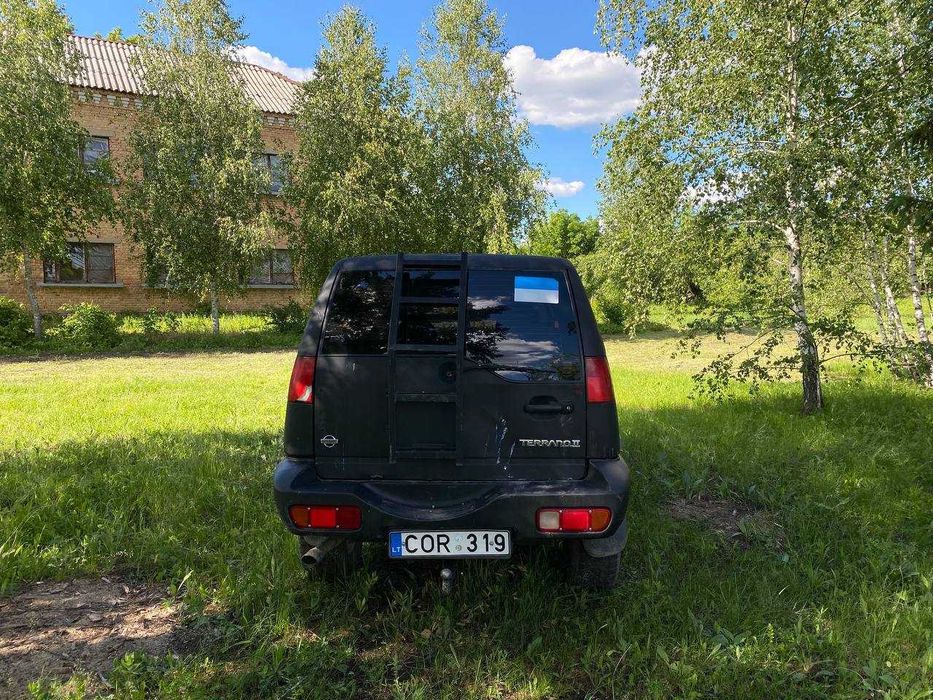 Продаю Nissan Terrano II 1993 2.4 бензин МКПП 4x4
