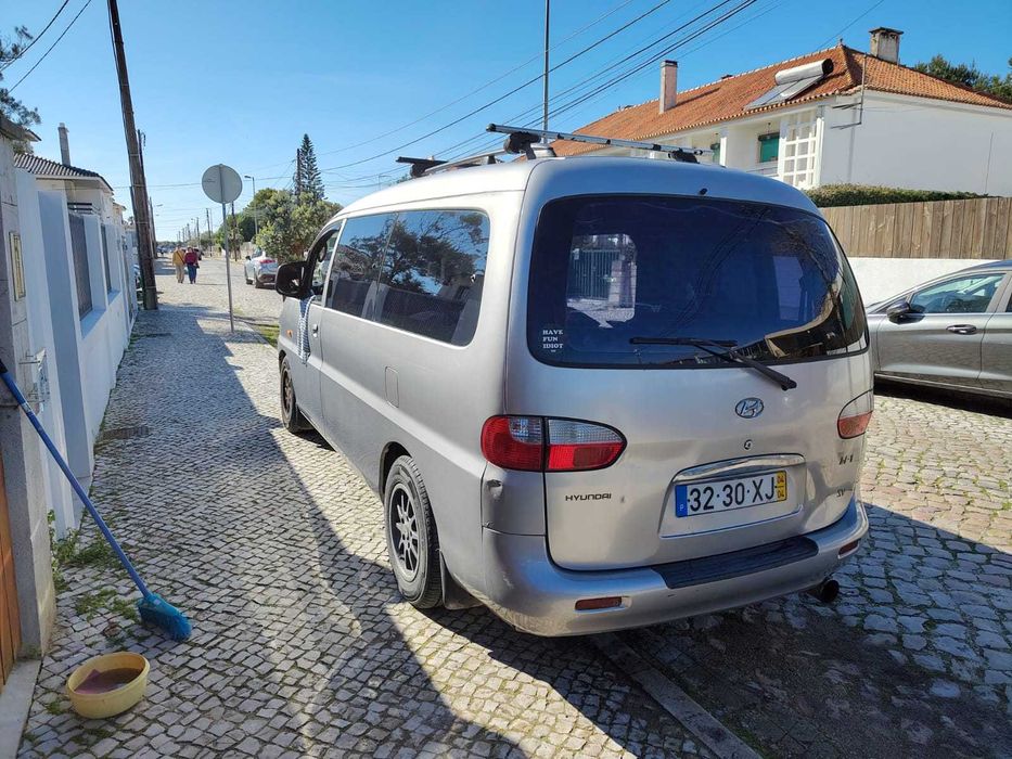 selling hyundai H1 car