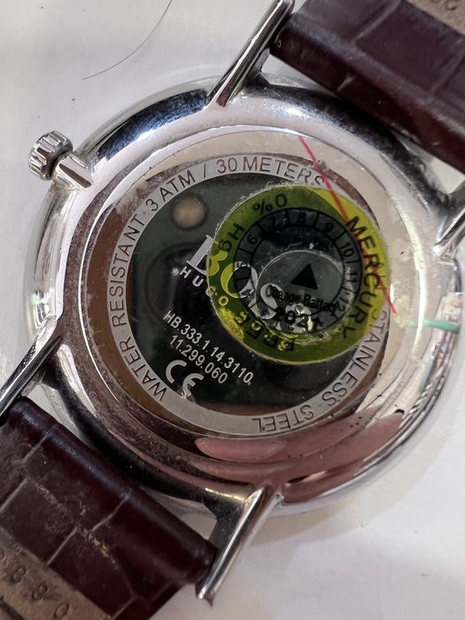 Relógio Hugo Boss de homem com bracelete em pele e caixa