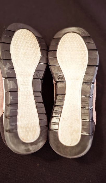 Sapatos / Ténis marca Manuel Alves