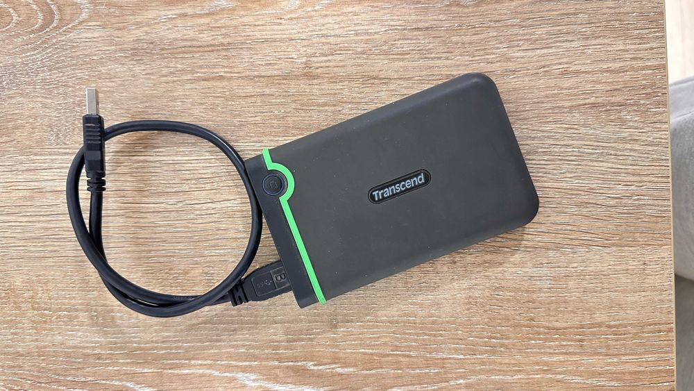 Зовнішній жорсткий диск Transcend StoreJet 1TB (Протиударний). Є 2 шт.