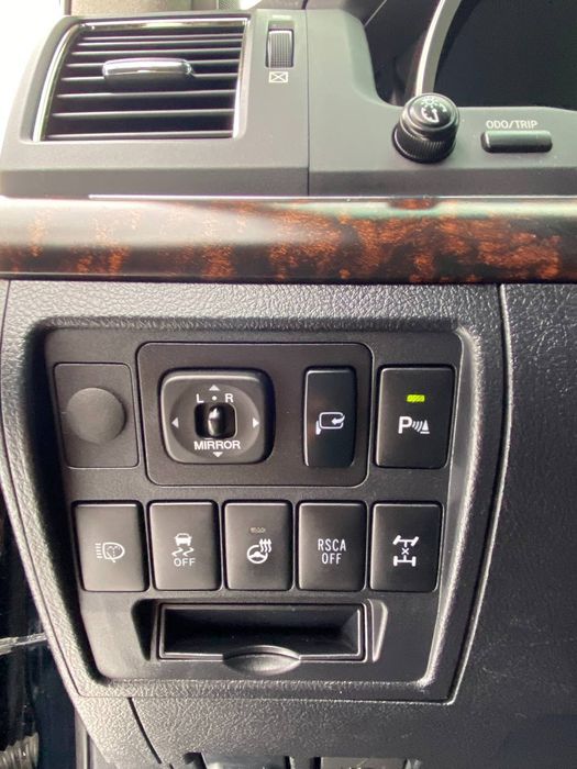 Toyota land cruiser 200