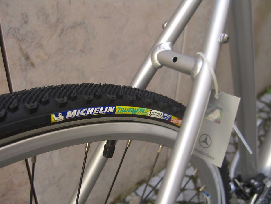 Vendo bicicleta mercedes nova!!!