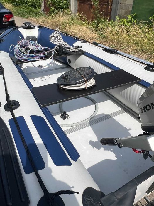 Продам лодку с мотором на прицепе комплектом