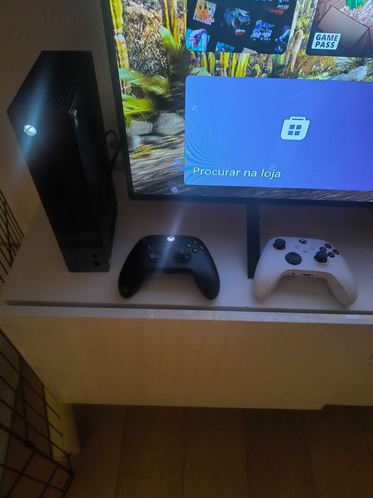 Xbox series s 2.5TB 2comandos cartão expansor seagate 2TB com 50 jogos