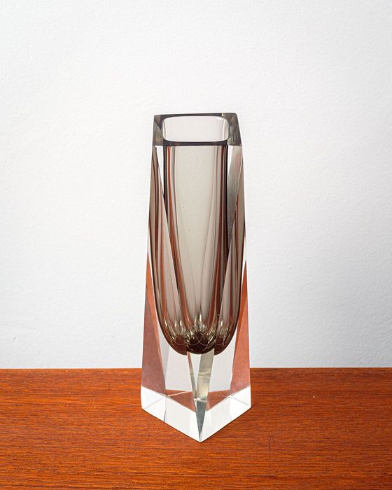 Wazon Murano, szkło fasetowane. Piękna geometryczna forma.
