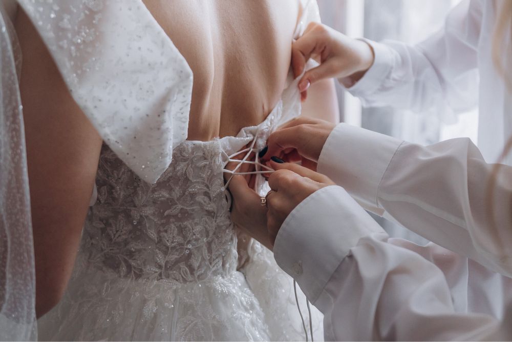 Продам весільну сукню