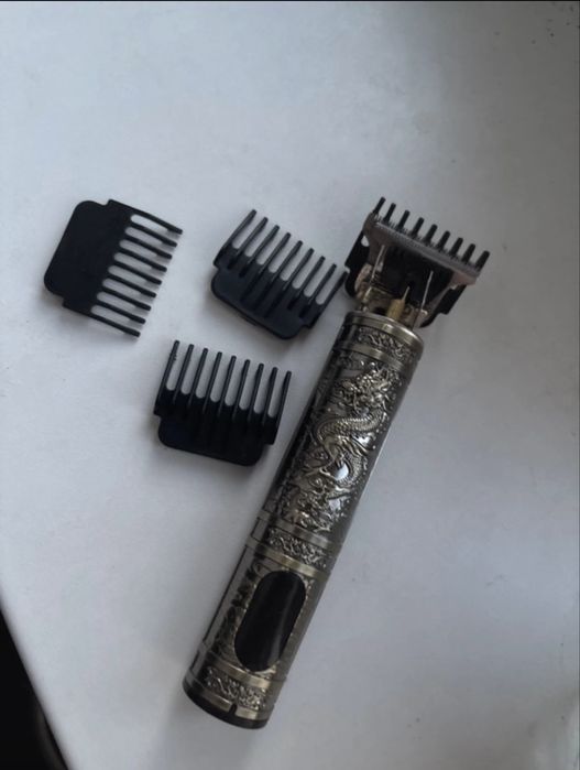 Maszynka ala trymer do brody .