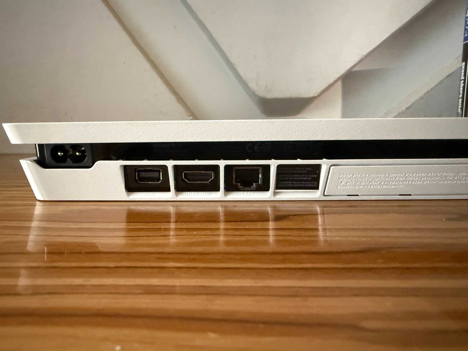 [PS4] Konsola Sony PlayStation 4 Slim White + 2 Pady + GTA V Biały zestaw