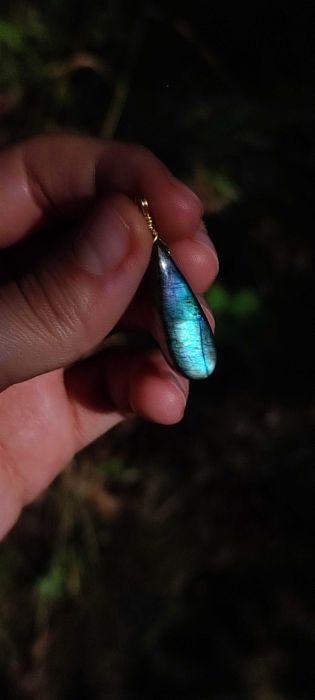 Labradoryt turkus kryształ labradorytu wisior wisiorek amulet