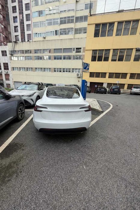 Tesla Model 3 2025 - AUTONOMIA 534KM -  ALUGUER TVDE 400€