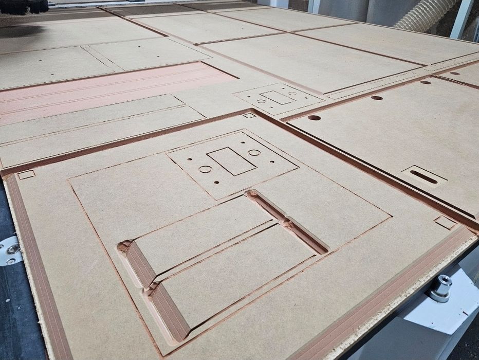 Frezowanie CNC | Cięcie | Sklejka | MDF | Tworzywa