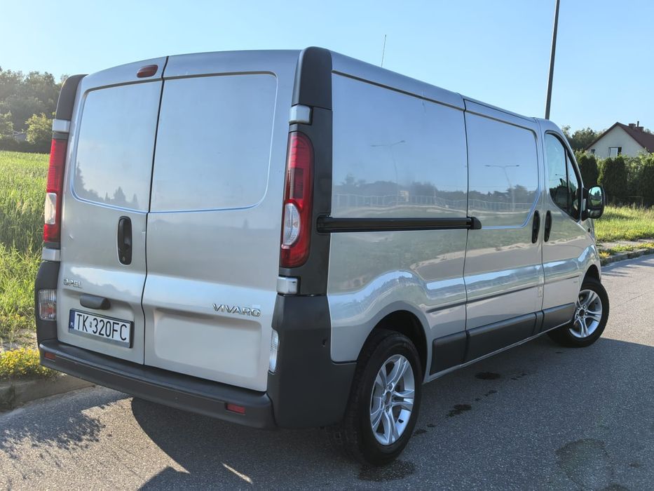 Opel Vivaro_2012_LONG_2.0 90KM_Serwisowany_Prywatny