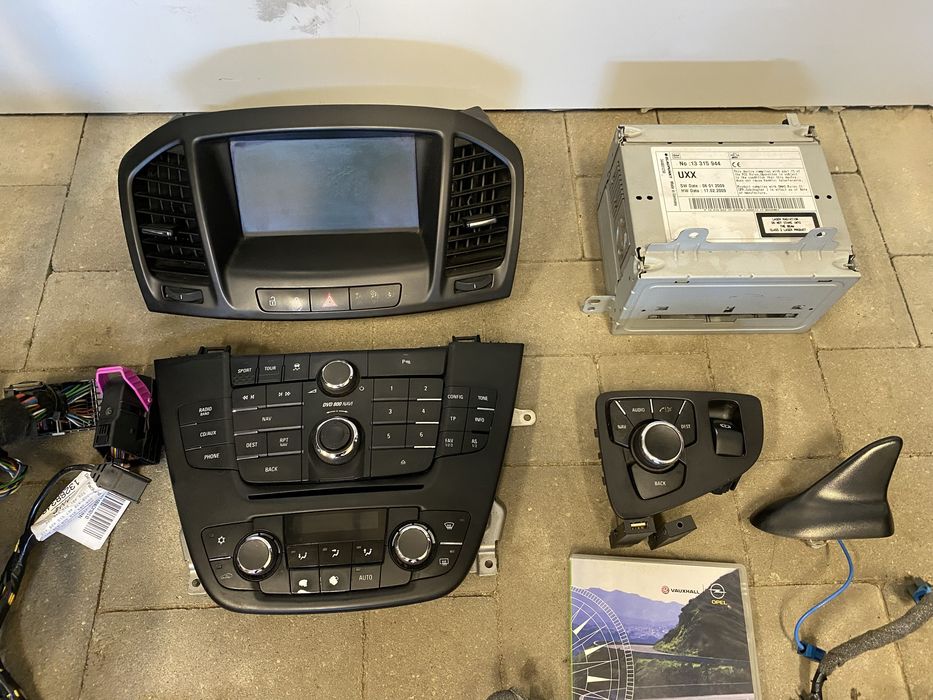 Nawigacja Opel Insignia A DVD 800 kompletna wyświetlacz