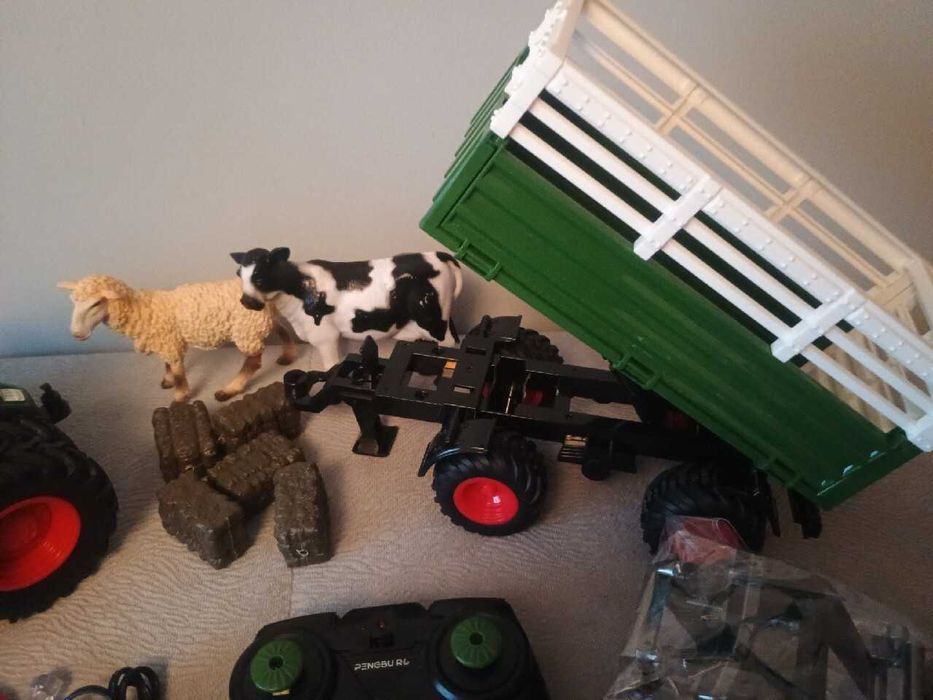 Traktor zabawka zdalnie sterowany