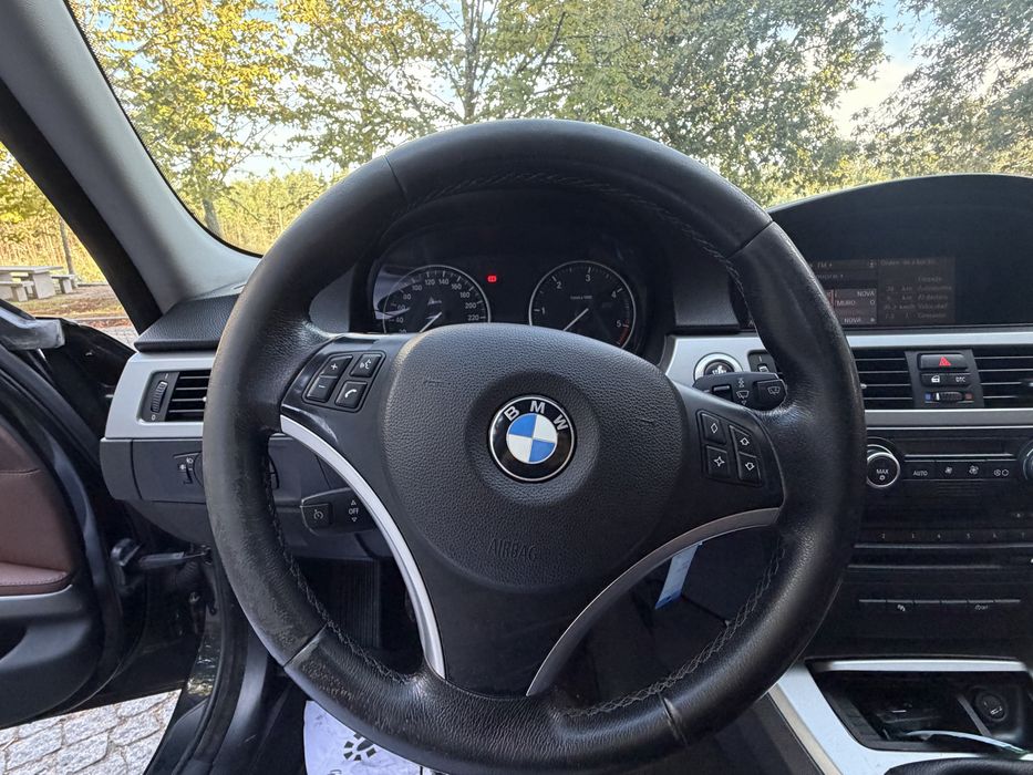 BMW E91 318D.