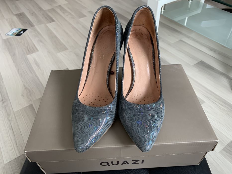 Połyskujące Szpilki Quazi 35