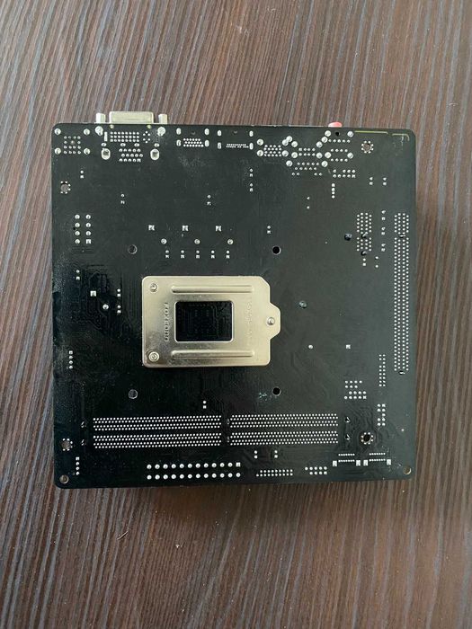 Материнська плата Asrock H310CM-DVS під відновлення