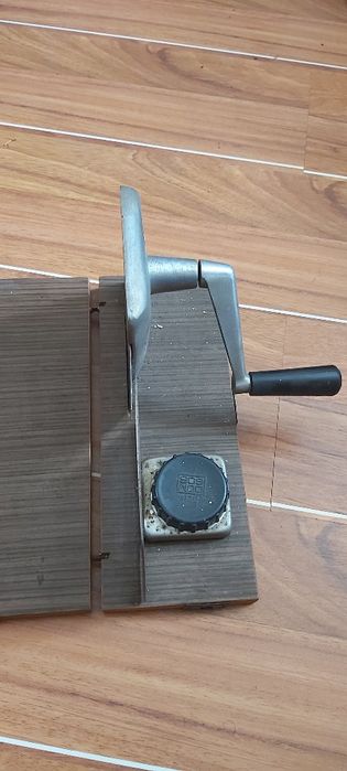 Maszynka prl do krojenia wedliny, z korbka