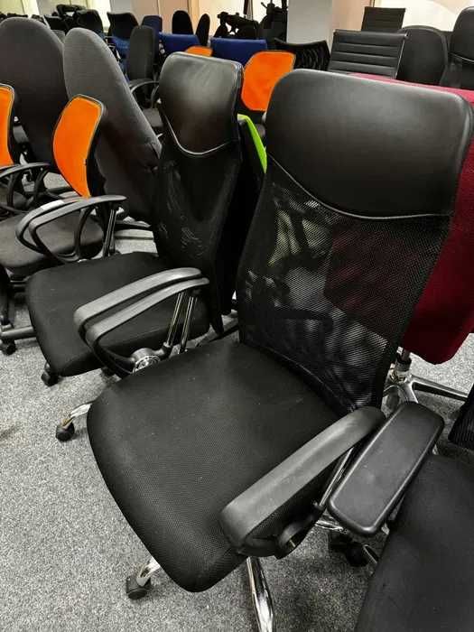 Продаж з офісу стелажи,тумби,столи, крісла,стільці,оргтехніка