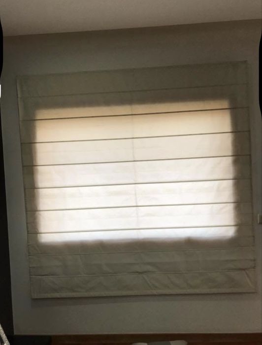 2 romanetes cortina em tecido alinhado beje