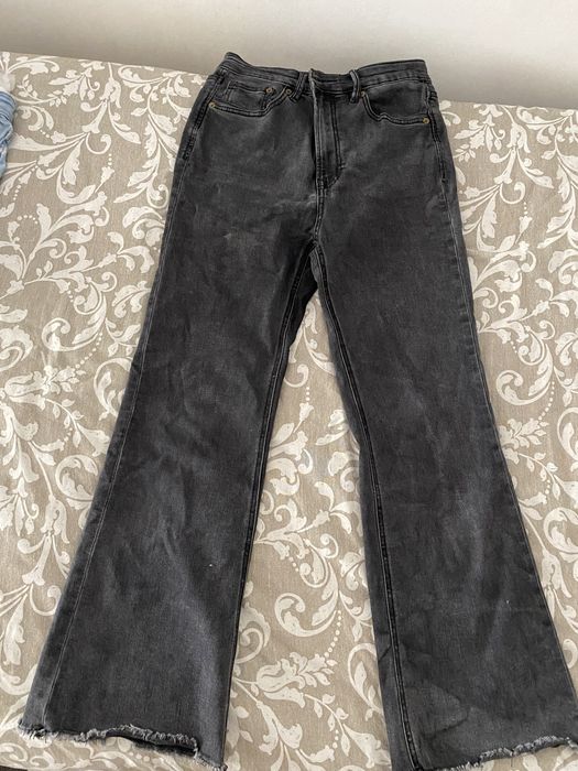 calças  de ganga pretas stradivarius