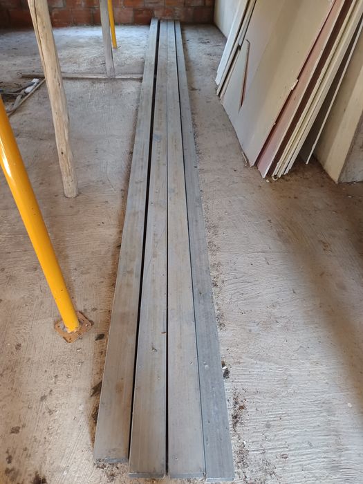 4 barras de ferro com 6 metros