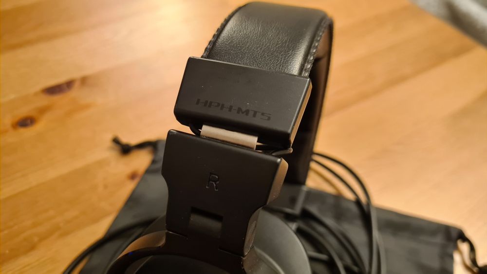 Phones Yamaha HPH-MT5