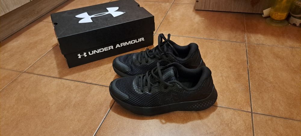Buty Under Armour 38,5 wkł.wew 25