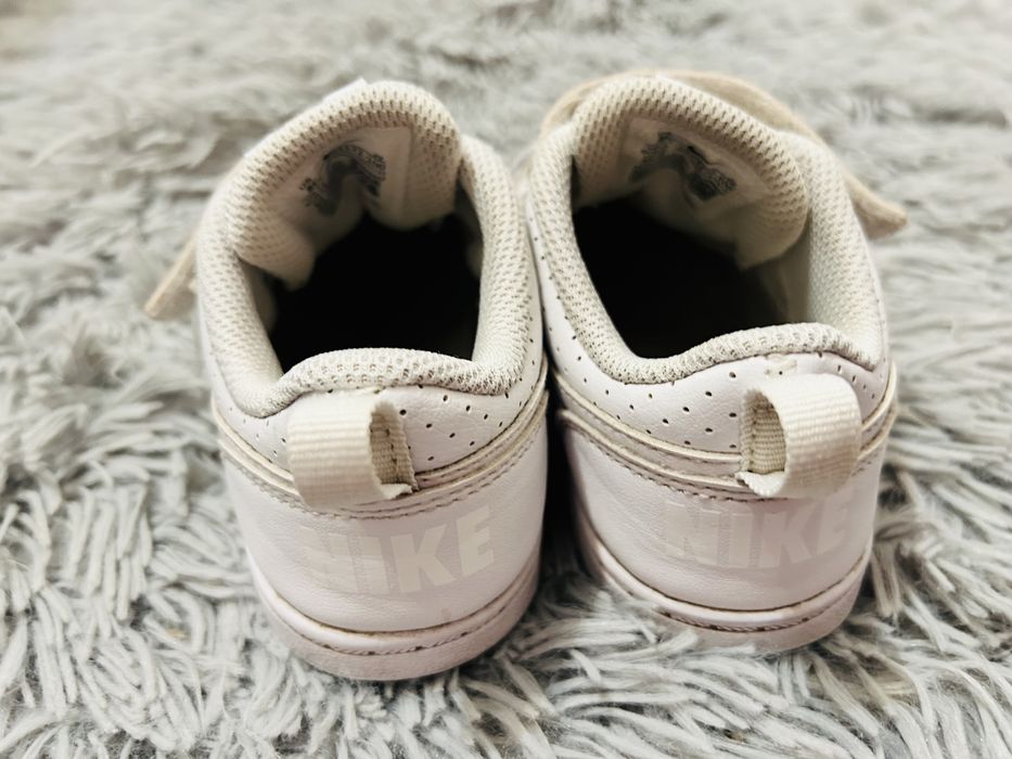 Buty sportowe adidasy rzep Nike Court Borough Łów białe rozmiar 25