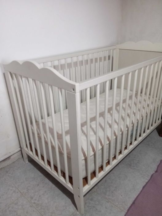 Vendo berço e colchão