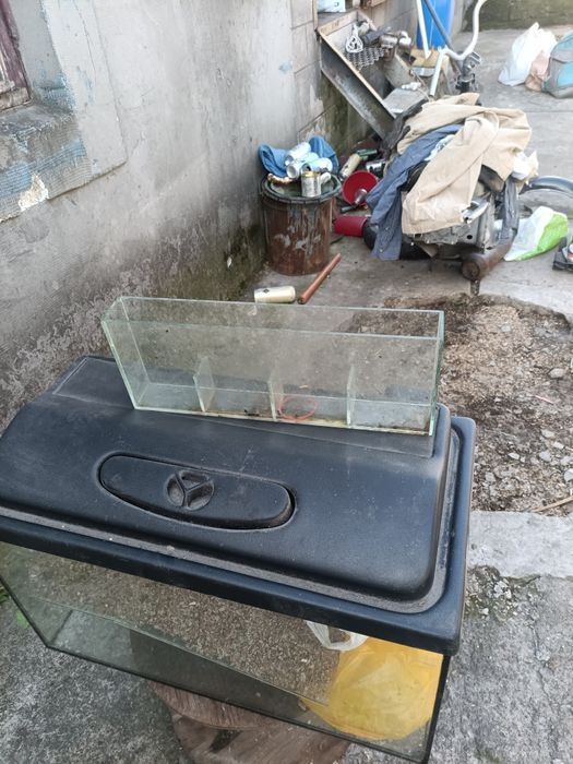 Продам акваріум з камінням