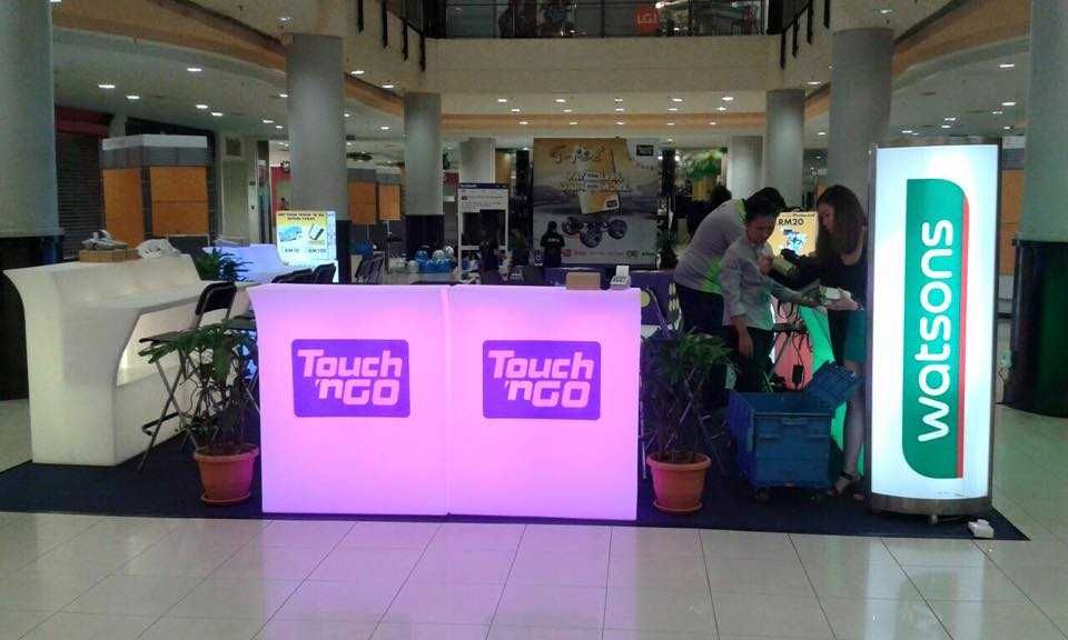 Balcão para eventos com iluminação rgb