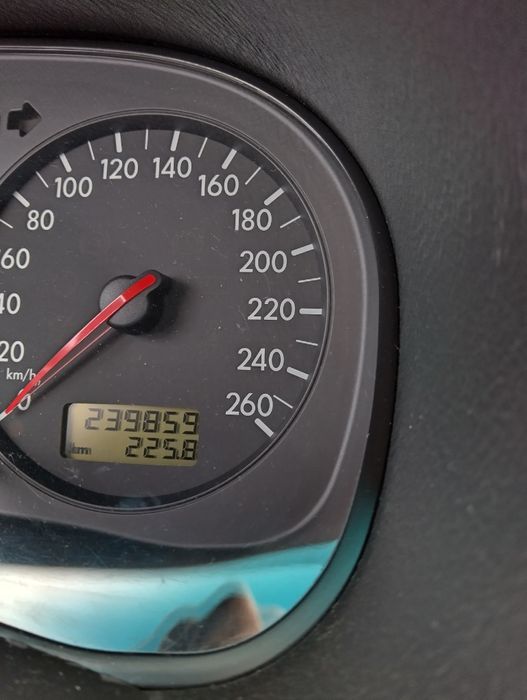 Volkswagen Golf 4  1.6 benzyna