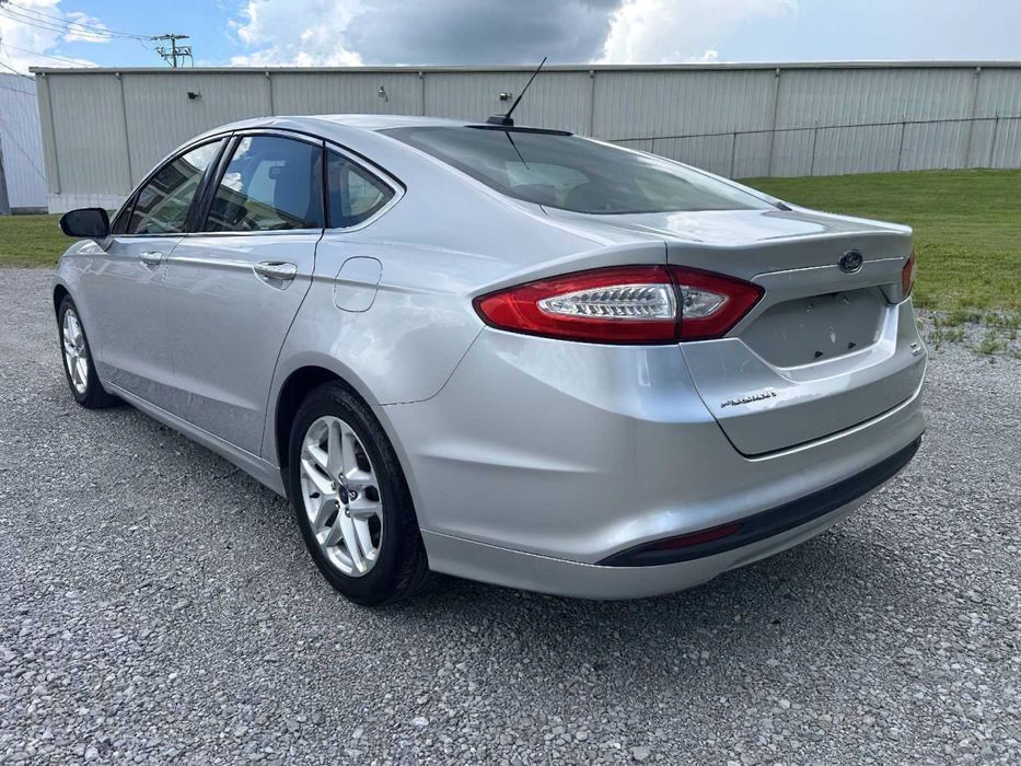 Ford Fusion SE      2016