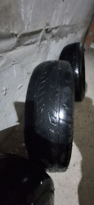 Продам гуму в середньом стані