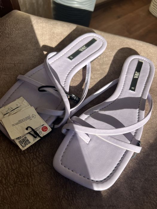 Нові тапці Zara