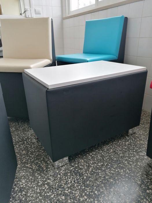 Conjunto cadeiras e mesa