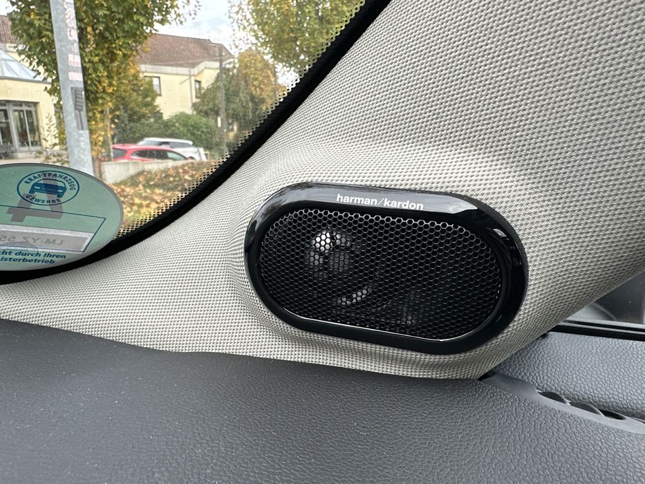 Mini Cooper SE, 100% Elétrico, de 2023, c/ teto panôramico e 26.500 km