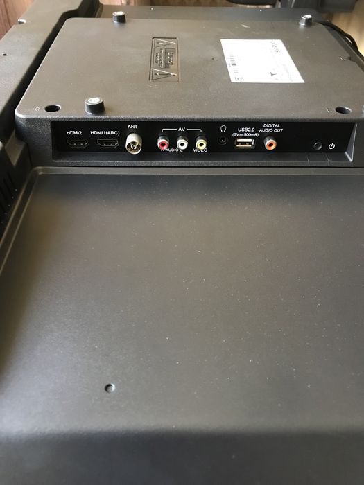 Телевізор Bravis LED-32G5000+T2 black