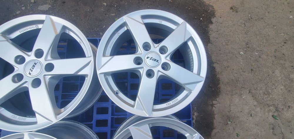 Диски 5 112 R16 Volkswagen VWAG 6,5J ET33, ET42, Rial Germany ЦО 57,1