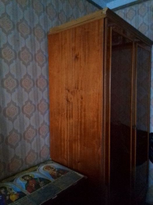 Продам шкаф з дерева