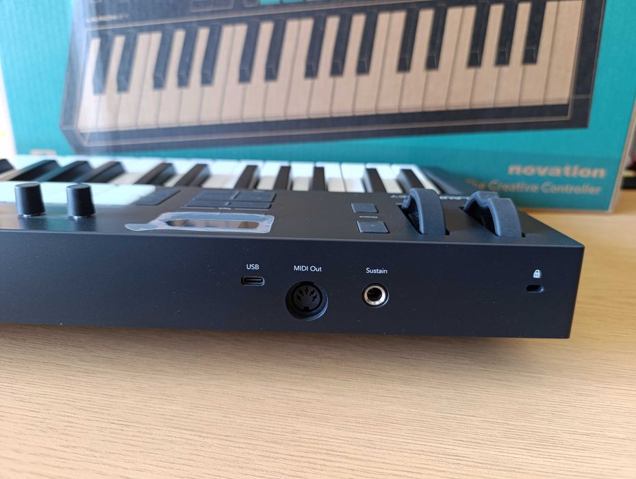 Novation Launchkey 37  Mk4