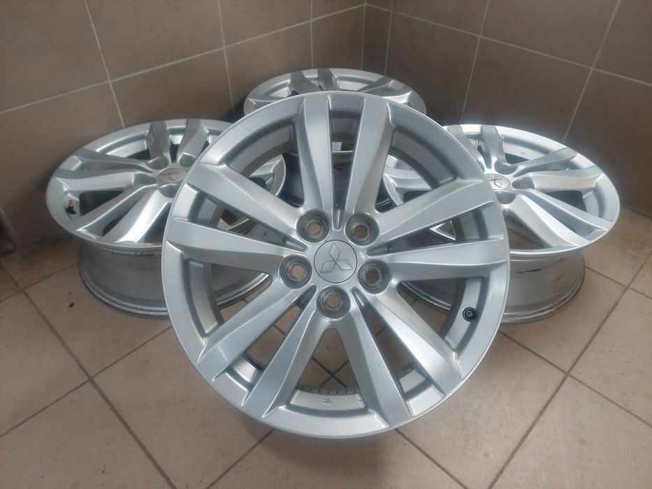Оригінальні легкосплавні диски Mitsubishi Toyota R17 5×114.3